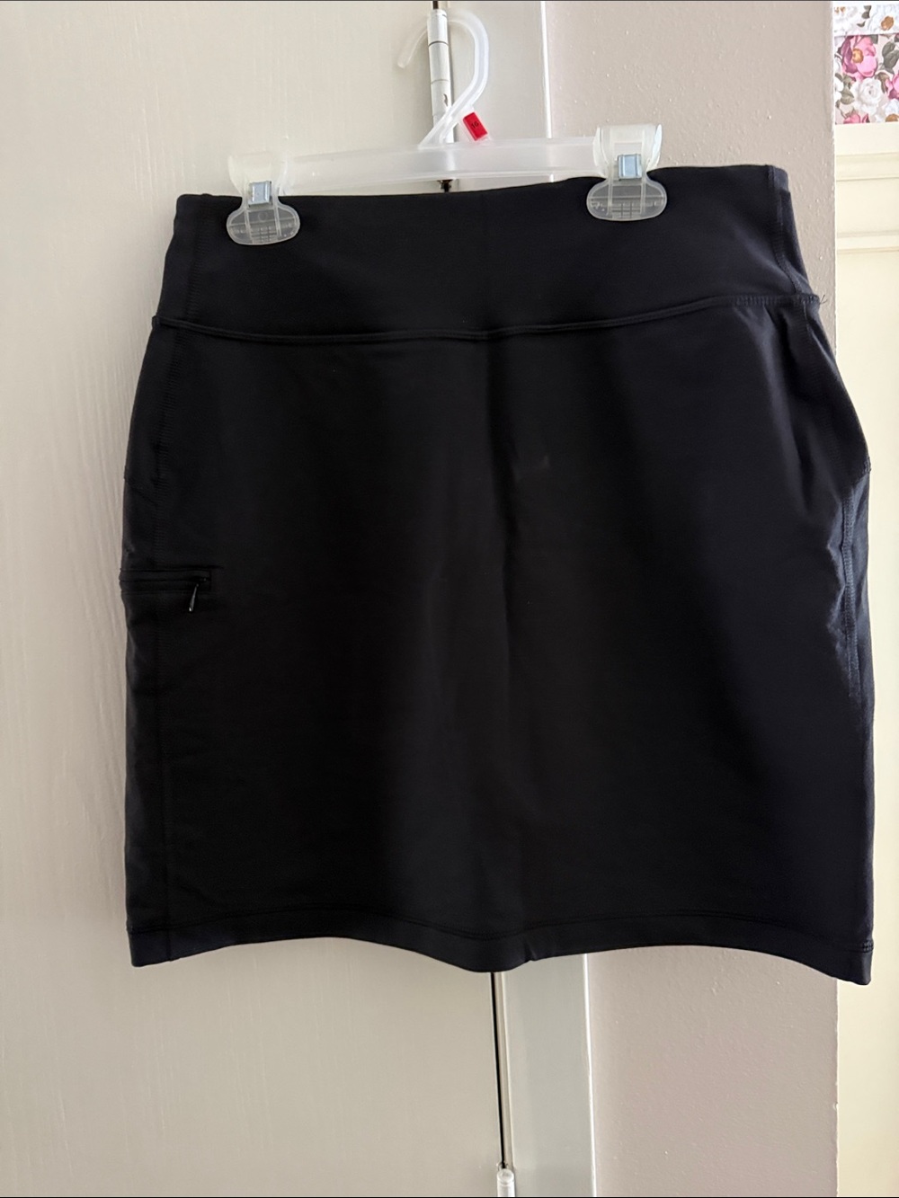 Duluth Trading Co Black Midi Skort